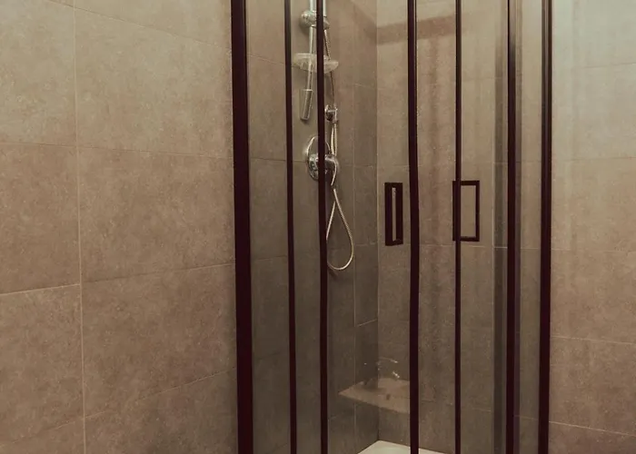 Wood Exclusive With Free Parking *