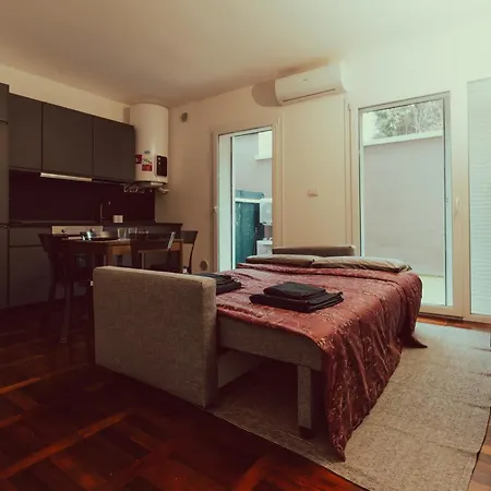 Wood Exclusive With Free Parking Appartamento Ravenna