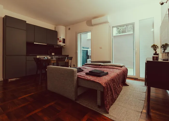 Wood Exclusive With Free Parking Appartement Ravenna